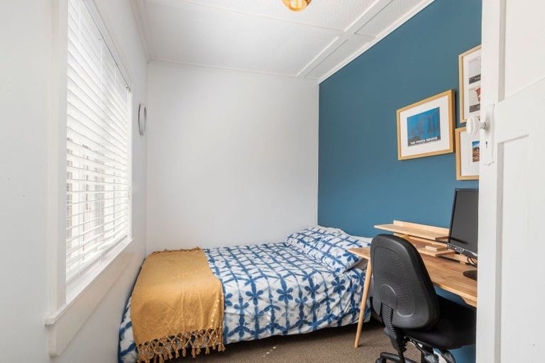 Photo of property in 21a Korau Grove, Stokes Valley, Lower Hutt, 5019