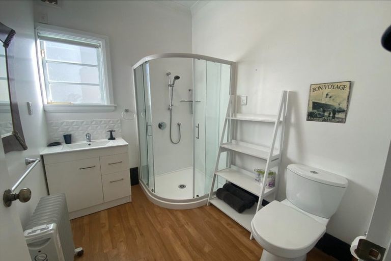 Photo of property in 11-19 Wellington Street, Picton, 7220