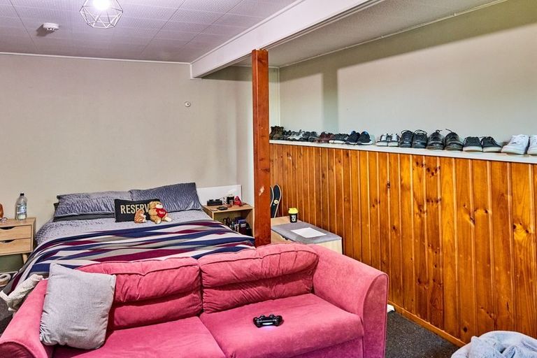 Photo of property in 22 Hinau Street, Tawa, Wellington, 5028