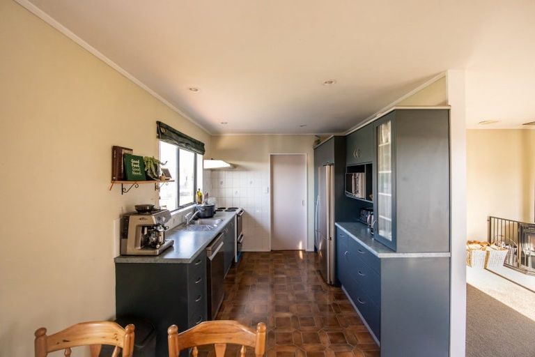 Photo of property in 28 Peppertree Glade, Kelvin Grove, Palmerston North, 4414