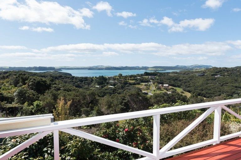 Photo of property in 25 Doves Bay Road, Kerikeri, 0294