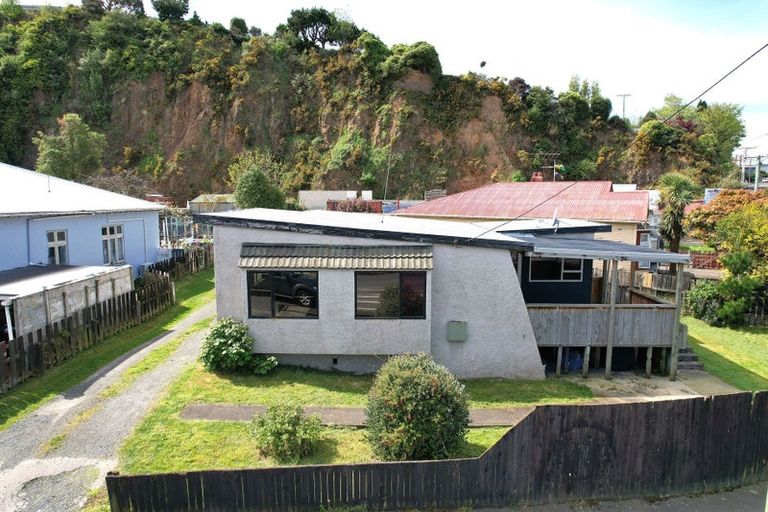 Photo of property in 96 South Road, The Glen, Dunedin, 9011