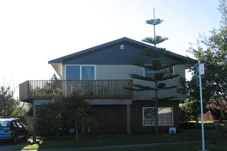 Photo of property in 172 Holborn Drive, Stokes Valley, Lower Hutt, 5019