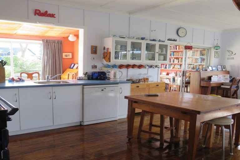 Photo of property in 53 Fortescue Street, Mahia, Nuhaka, 4198