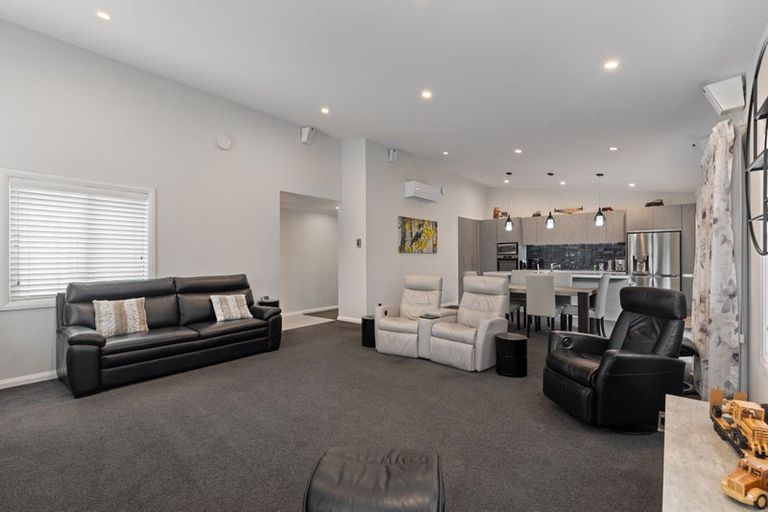 Photo of property in 20 Freedom Drive, Kelvin Grove, Palmerston North, 4414