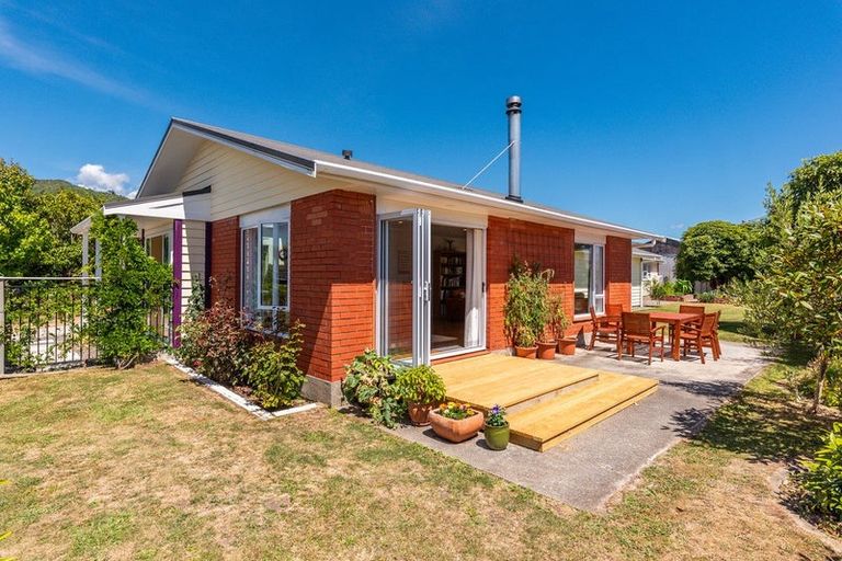 Photo of property in 46 Sylvan Avenue, Waikanae, 5036