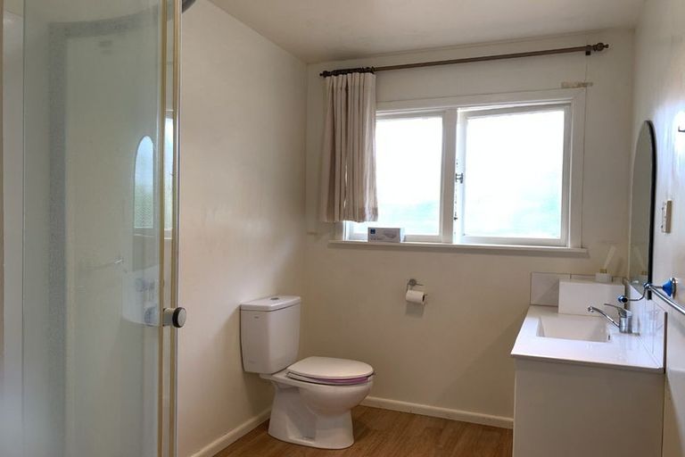 Photo of property in 207 Memorial Avenue, Burnside, Christchurch, 8053