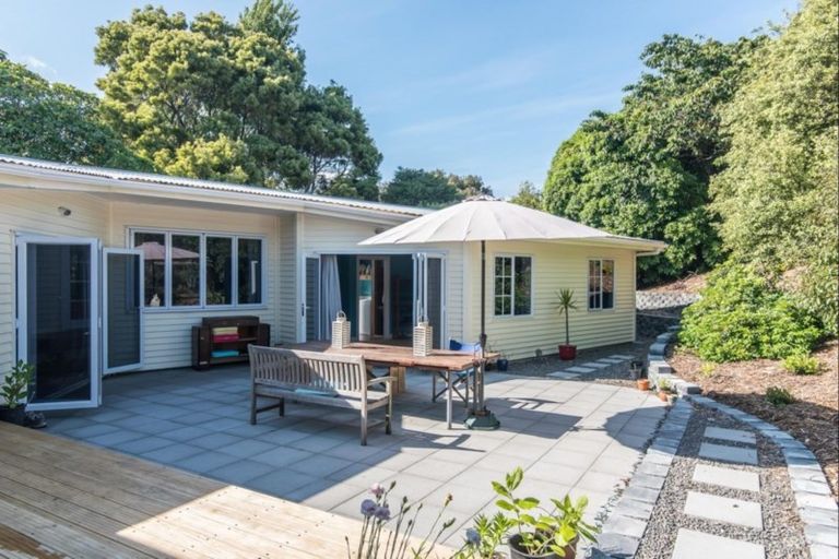 Photo of property in 43 Dale Road, Raumati South, Paraparaumu, 5032