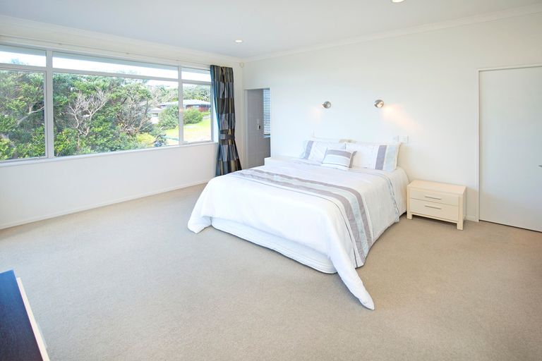 Photo of property in 150 Pacific Parade, Army Bay, Whangaparaoa, 0930
