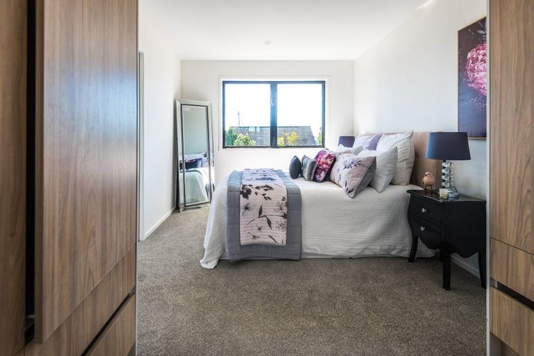 Photo of property in 19f Bradbury Road, Botany Downs, Auckland, 2010