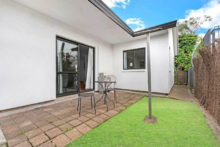 Photo of property in 3/17 Neta Grove, Henderson, Auckland, 0612