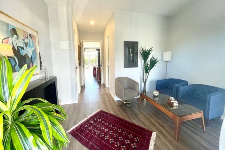 Photo of property in 17 Rowles Road, Pukekohe, 2120