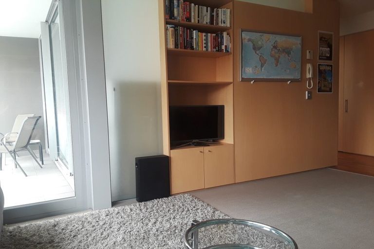 Photo of property in Sanctum Apartment, 10 Ebor Street, Te Aro, Wellington, 6011