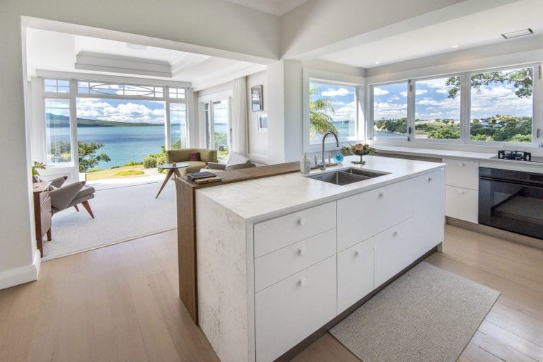 Photo of property in 18 Hamana Street, Narrow Neck, Auckland, 0622