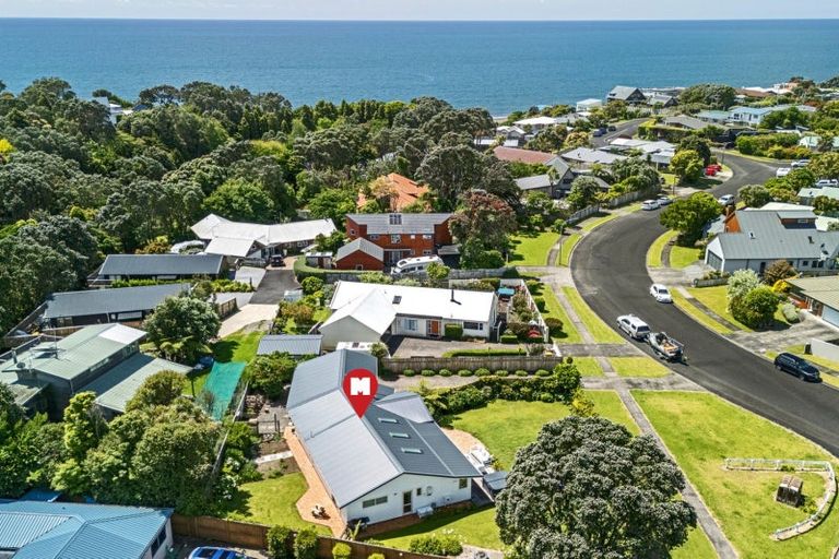 Photo of property in 18a Russell Drive, Oakura, 4314