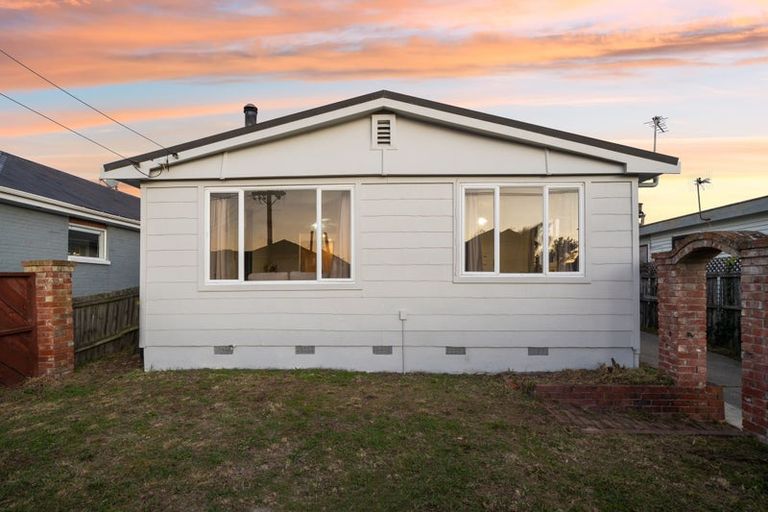 Photo of property in 45 Effingham Street, North New Brighton, Christchurch, 8083