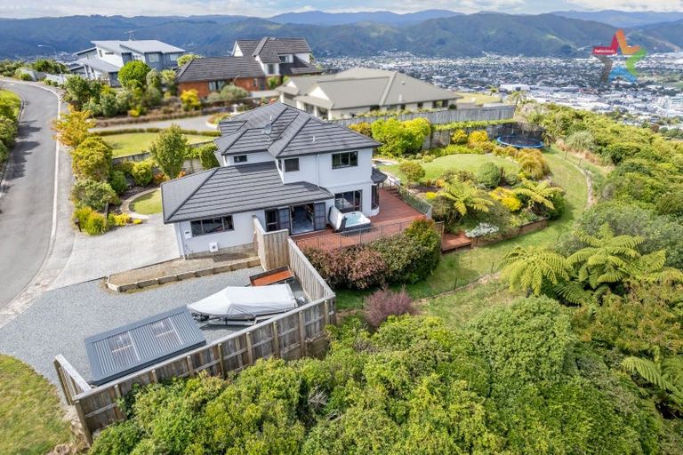 Photo of property in 9 Oceanview Terrace, Tirohanga, Lower Hutt, 5010