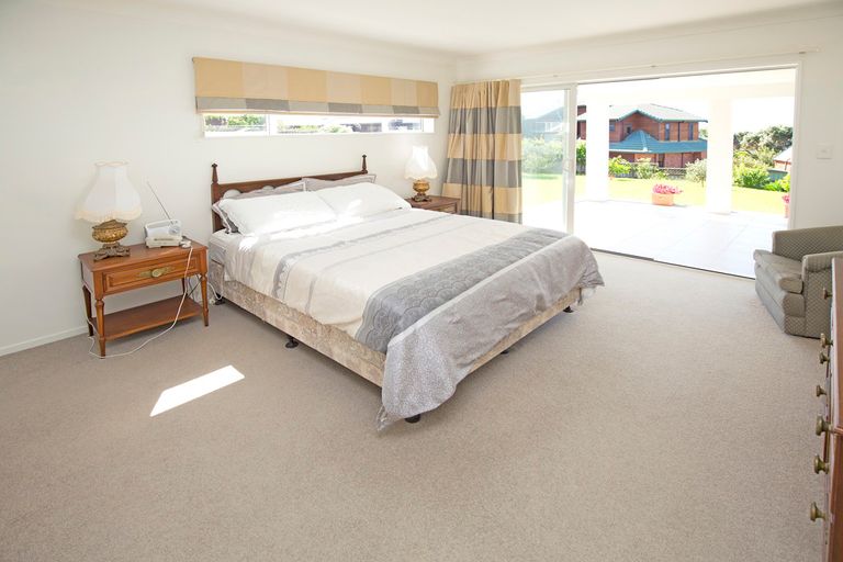 Photo of property in 150 Pacific Parade, Army Bay, Whangaparaoa, 0930