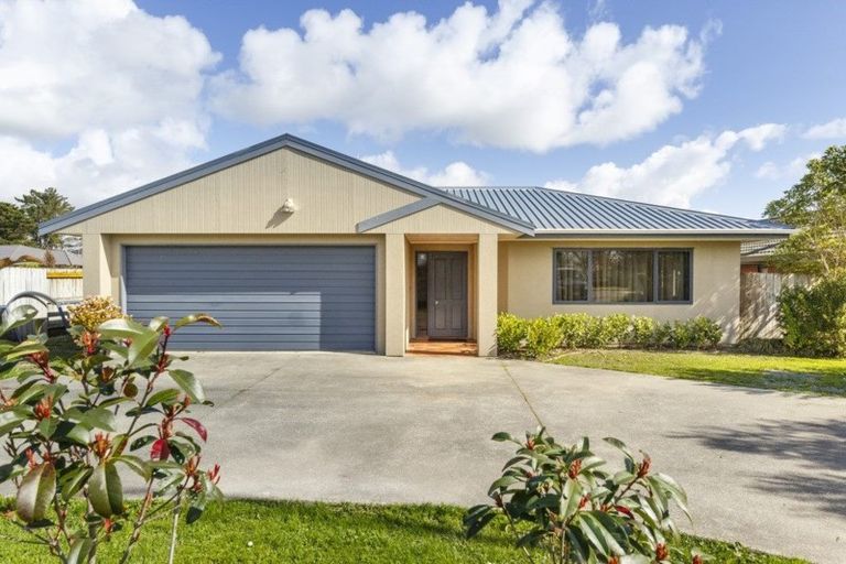 Photo of property in 94 Summerhill Drive, Fitzherbert, Palmerston North, 4410