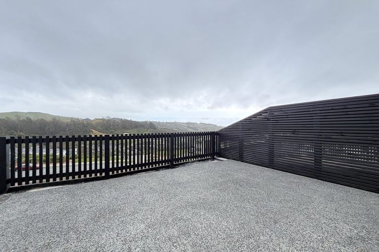 Photo of property in 30 Oakum Road, Whitby, Porirua, 5024