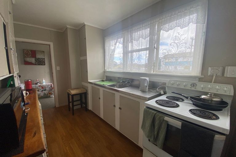 Photo of property in 10 Cheshire Street, Cannons Creek, Porirua, 5024