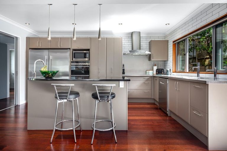 Photo of property in 4 Haunui Road, Pukerua Bay, 5026