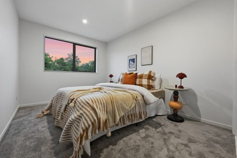 Photo of property in 72a Sycamore Drive, Sunnynook, Auckland, 0620