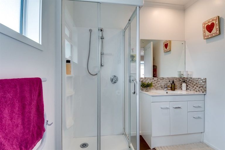 Photo of property in 1111b Karamu Road North, Mayfair, Hastings, 4122