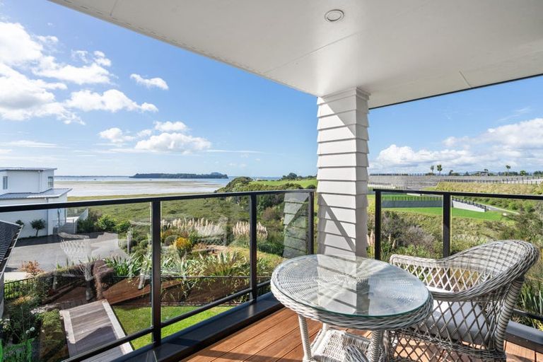Photo of property in 30 Lakeside Terrace, Omokoroa, 3114