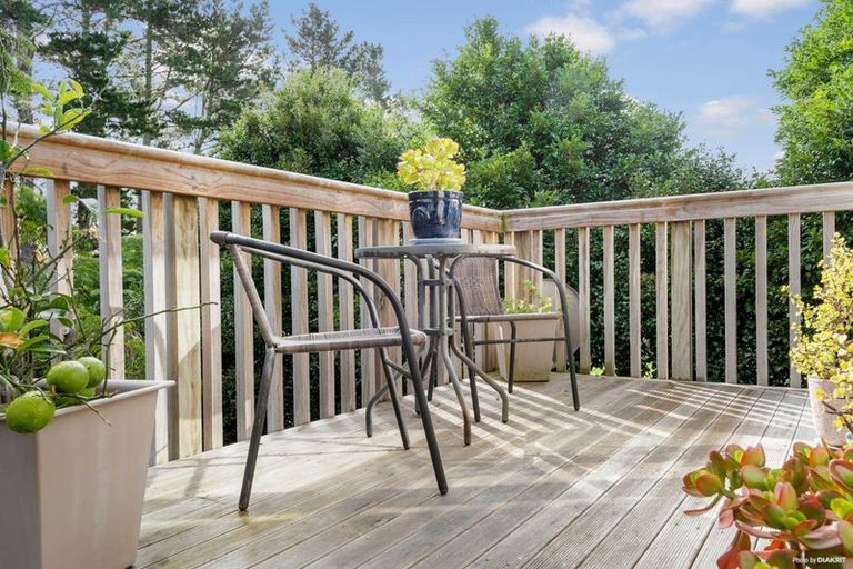 Photo of property in 11 Glenbury Place, Massey, Auckland, 0614
