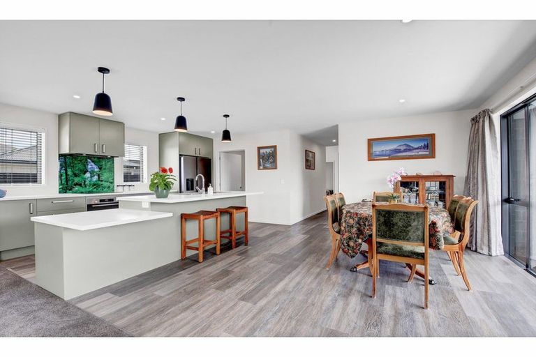 Photo of property in 3 Mccahon Drive, Rangiora, 7400