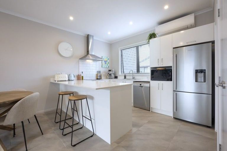 Photo of property in 17 Malcolm Calder Road, Hobsonville, Auckland, 0616