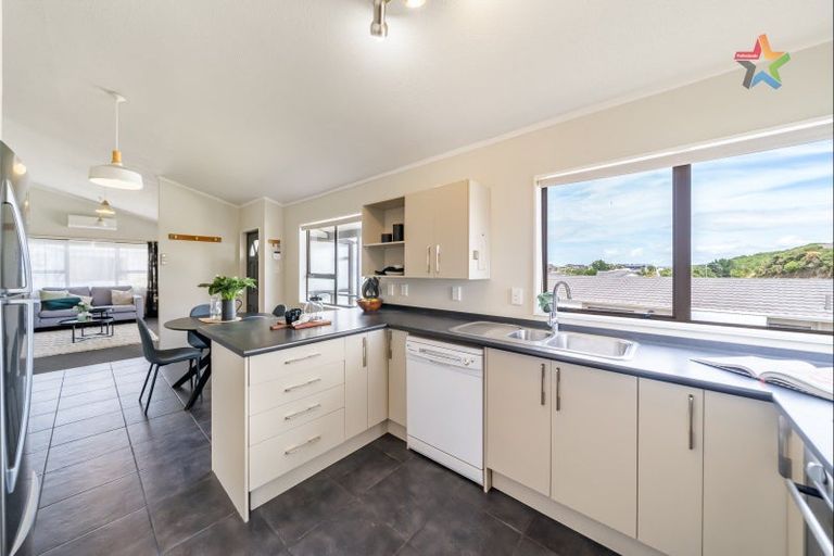 Photo of property in 284 Maungaraki Road, Maungaraki, Lower Hutt, 5010