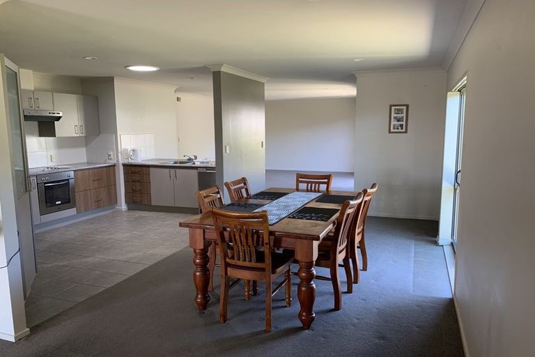 Photo of property in 42 Mandalay Place, Waiuku, 2123