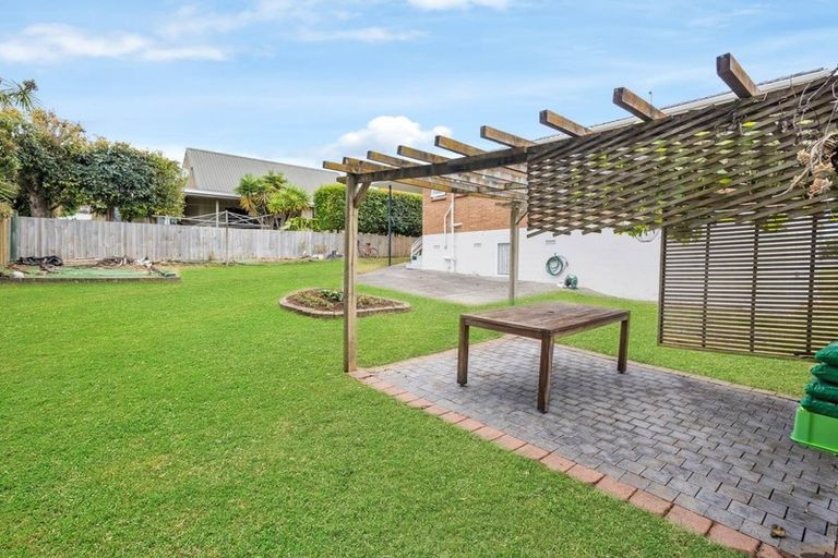 Photo of property in 15 Cherry Road, Bucklands Beach, Auckland, 2014