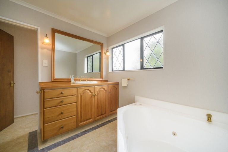 Photo of property in 18 Hanmer Place, Highbury, Palmerston North, 4412