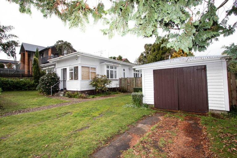 Photo of property in 2 Wellington Street, Hamilton East, Hamilton, 3216