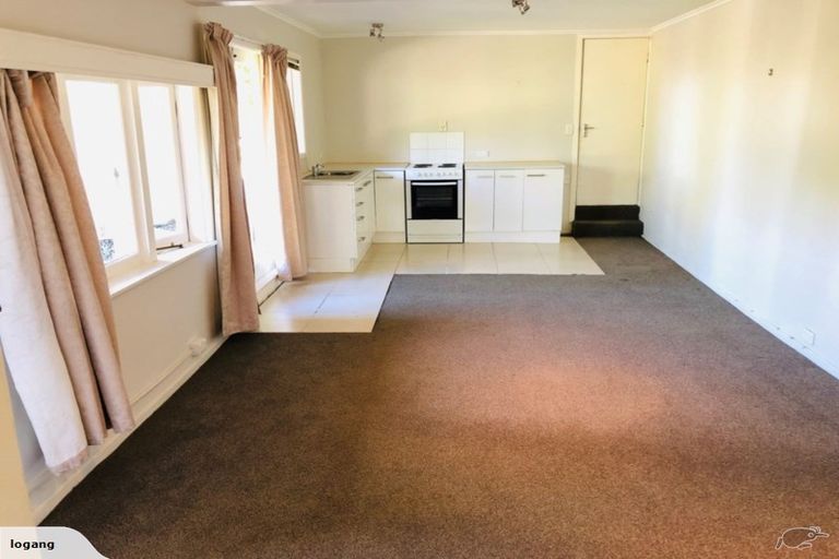 Photo of property in 76 Wade River Road, Stanmore Bay, Whangaparaoa, 0932