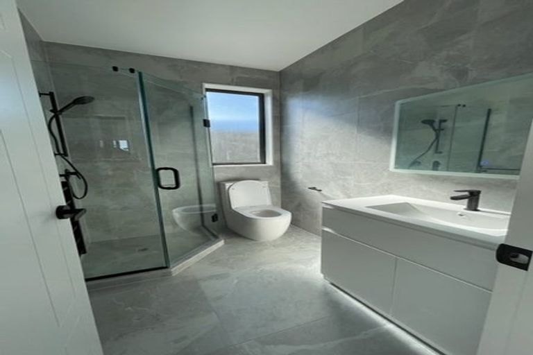 Photo of property in 4 Pineview Drive, Rosehill, Papakura, 2113