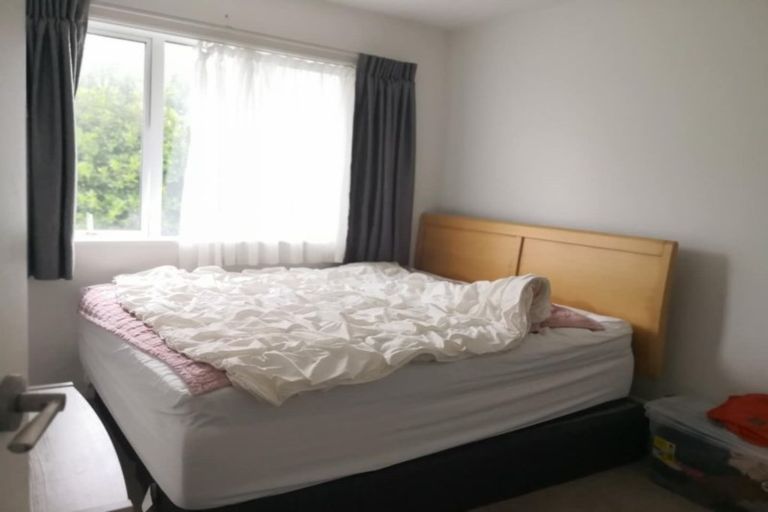 Photo of property in 6b Gossamer Drive, Pakuranga Heights, Auckland, 2010