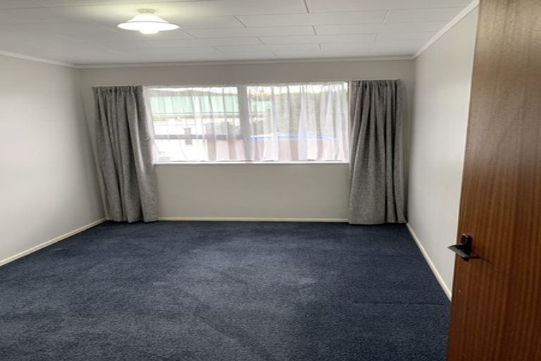 Photo of property in 1/48 Kowhai Avenue, Ebdentown, Upper Hutt, 5018
