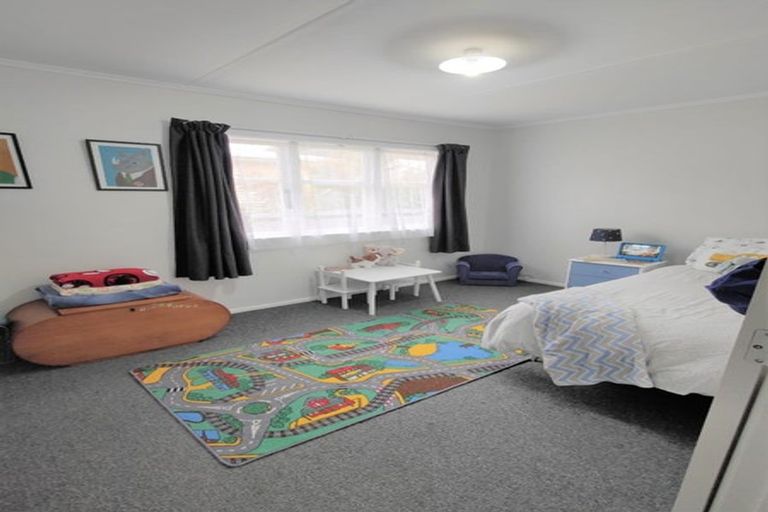 Photo of property in 19 Sunny Grove, Wainuiomata, Lower Hutt, 5014
