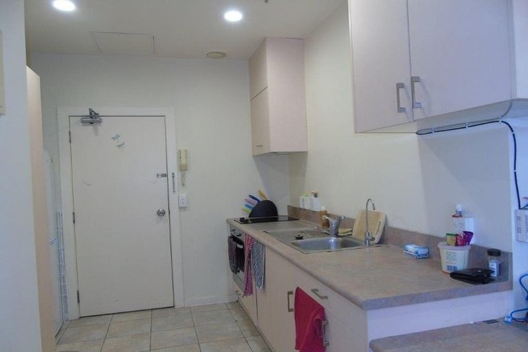 Photo of property in Terrace Tower Apartments, 6c/126 The Terrace, Wellington Central, Wellington, 6011