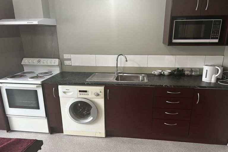 Photo of property in 18 Carlton Terrace, Westown, New Plymouth, 4310