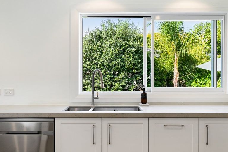 Photo of property in 12 Rheingold Place, Huapai, Kumeu, 0810