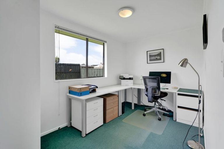 Photo of property in 18 Pohutukawa Drive, Opunake, 4616