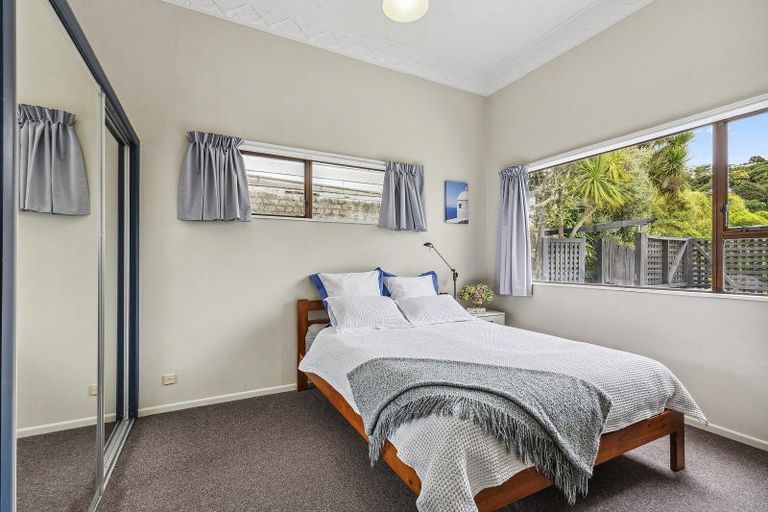 Photo of property in 13 Tanera Crescent, Brooklyn, Wellington, 6021