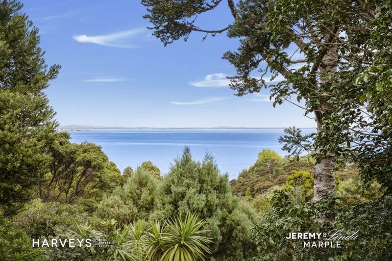 Photo of property in 47 Takahe Road, Titirangi, Auckland, 0604