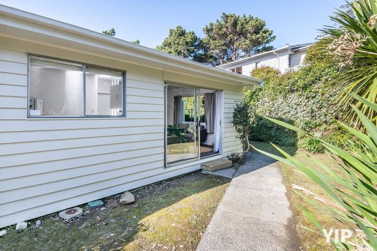 Photo of property in 16b Glen Alton Avenue, Paparangi, Wellington, 6037