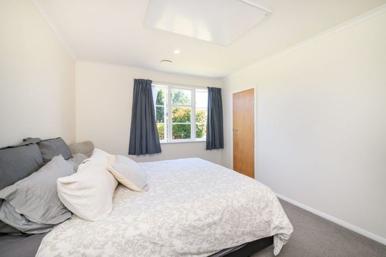 Photo of property in 140 Rangiora Avenue, Roslyn, Palmerston North, 4414